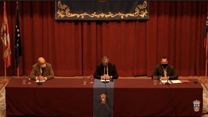 Francisco Igea, vicepresidente de la Junta, Manuel Pérez, Rector de la UBU, y Santiago Bello, Decano de la Facultad de Derecho.