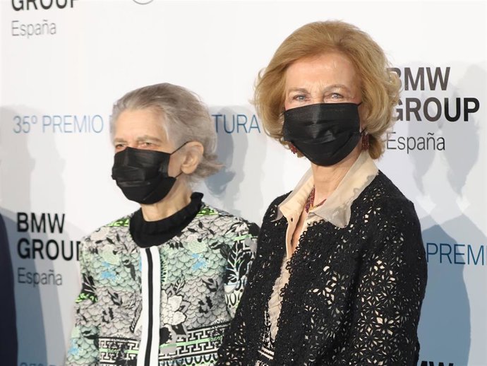 IRENE DE GRECIA Y LA REINA SOFÍA