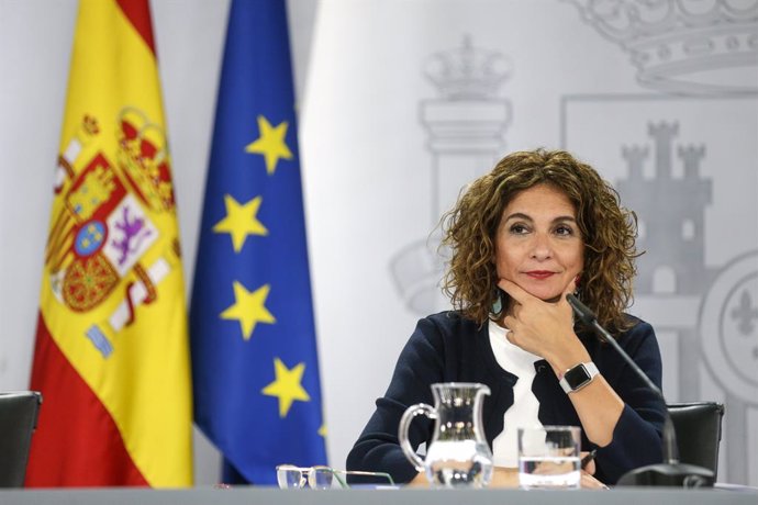 La ministra portavoz y de Hacienda, María Jesús Montero, comparece en rueda de prensa tras el Consejo de Ministros celebrado en Moncloa 13 de octubre de 2020.