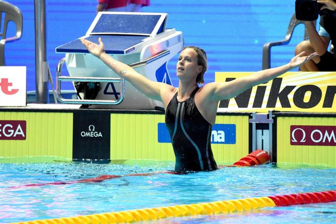 La nadadora italiana Federica Pellegrini celebra un triunfo en Gwangju