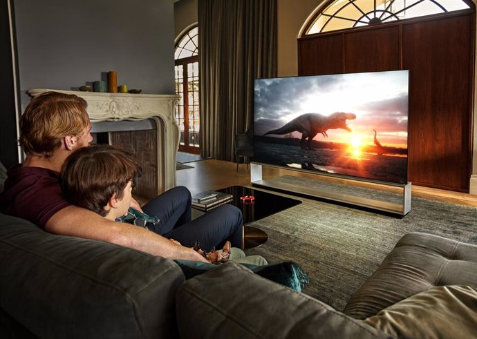 Un televisor poco eficiente puede consumir hasta 17 veces más energía que un fri