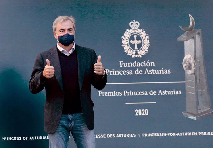 Carlos Sainz a su llegada a Oviedo para recibir el Premio Princesa de Asturias de los Deportes 2020