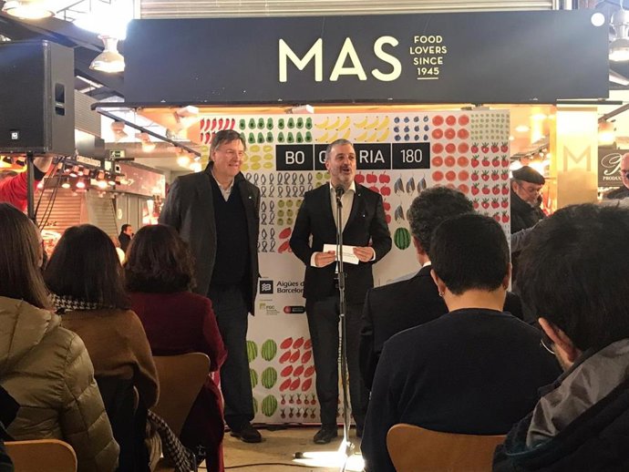 El presidente de la Boqueria, Salvador Capdevila, y el teniente de alcalde de Barcelona Jaume Collboni