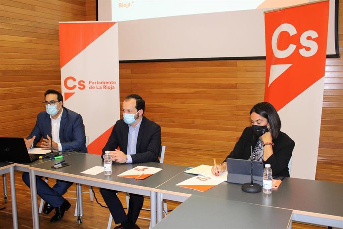 La diputada del Congreso de los Diputados de Ciudadanos, María Carmen Martínez, se ha desplazado hoy a Logroño para participar en un desayuno informativo