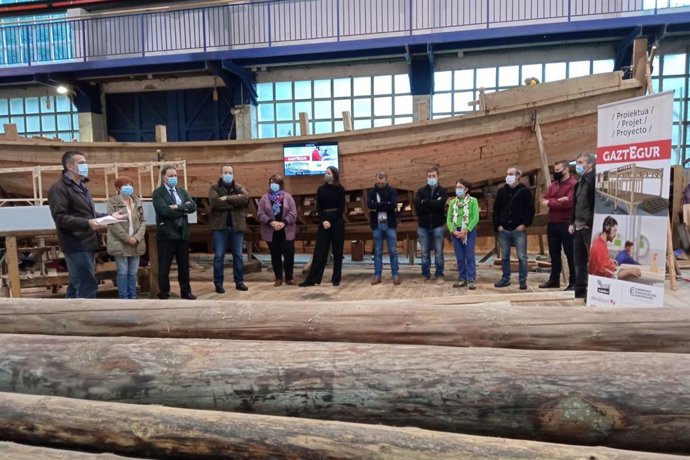 Presentación del proyecto GaztEgur en el museo astillero Albaola