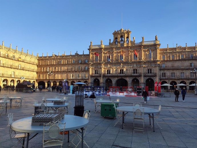 La plaza Mayor de Salamanca convertida en un restaurante para graba Masterchef.