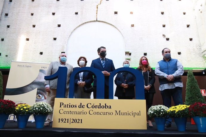 Presentación del logotipo del centenario de la Fiesta de los Patios de Córdoba para 2021.