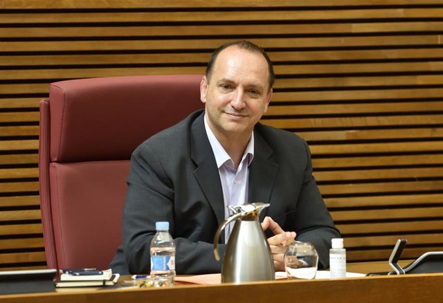 Dalmau comparece en Les Corts