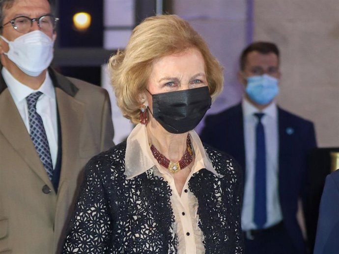 La Reina Sofía, a su llegada ayer al Teatro Real para presidir los Premios BMW de Pintura