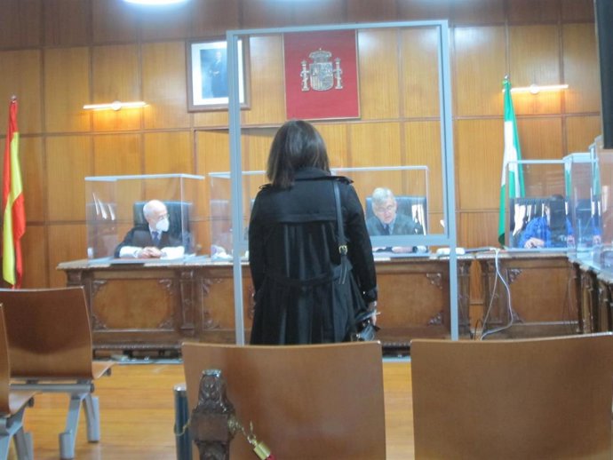 La acusada ante el tribunal