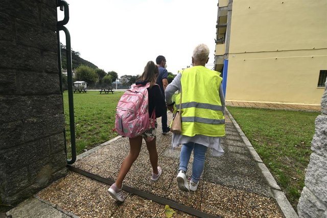 Alumnos  de CEIP Macías Picavea de Santoña. 