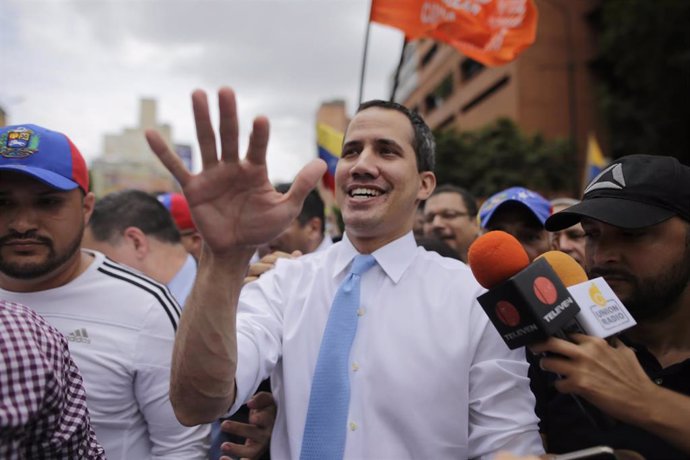 El autoproclamado "presidente encargado" de Venezuela, Juan Guaidó