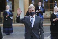 El Rey Felipe destaca el ejemplo de Carlos Sainz, un "piloto único" y un "deportista legendario"