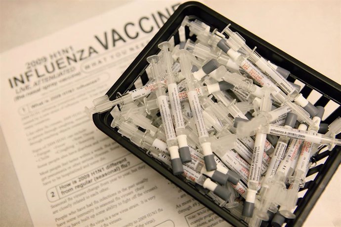 Imagen de archivo de una vacuna contra la influenza.