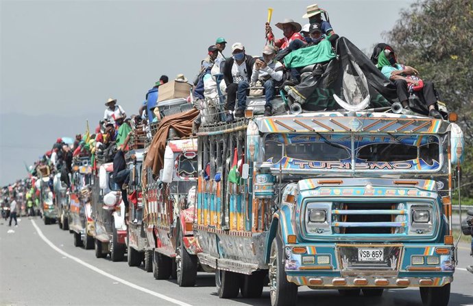 Imagen de la 'minga' de indígenas que se dirige hacia Bogotá.