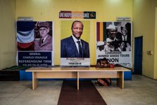 Cartel durante el referéndum en Guinea