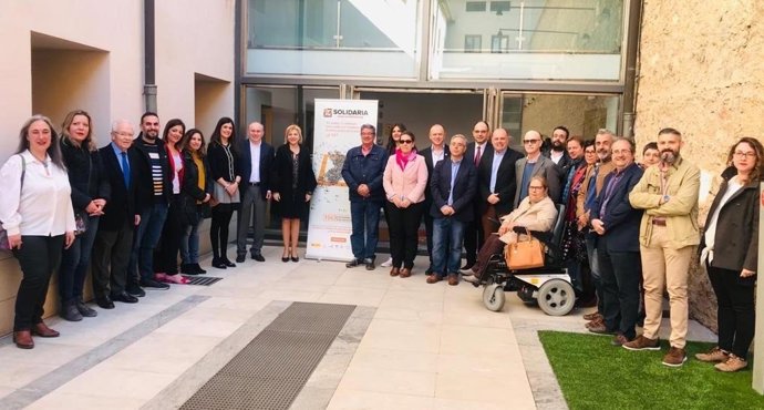 Violante Tomás con representantes del Tercer Sector