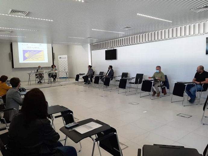 Reunión para explicar la puesta en marcha de los proyectos europeos Camino Natural del Río Tinto (Valuetur) y del Camino Jacobeo Sur (Caminos)