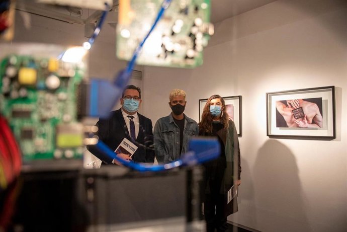 Inauguración esta mañana de la exposición resultante del proyecto de profesionalización Tranzyxion, galardonado en la XXXV Muestra de Arte Joven de La Rioja.