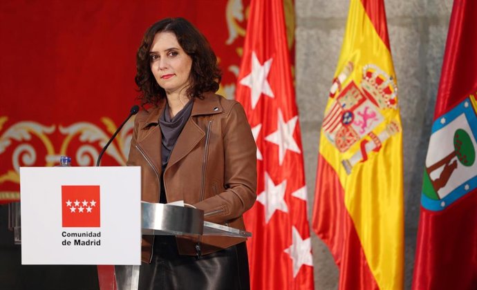 La presidenta de la Comunidad de Madrid, Isabel Díaz Ayuso, realiza declaraciones sobre la situación actual y evolución epidemiológica del COVID-19, en la Real Casa de Correos, sede del Gobierno regional, en Madrid (España), a 13 de octubre de 2020.