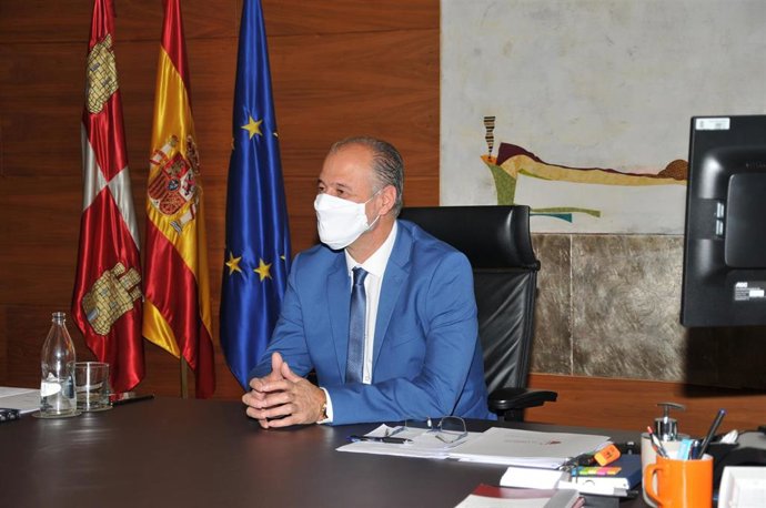 El presidente de las Cortes, Luis Fuentes, en una entrevista a Europa Press.