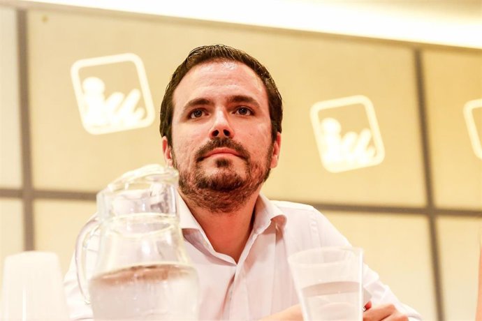 VÍDEO: Garzón ve "inevitable" reforzar la unidad con Podemos para hacer frente a