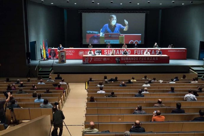 El presidente de la Junta,Guillermo Fernández Vara, en el congreso de FICA UGT Extremadura