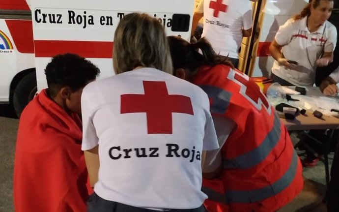 Atención de inmigrantes de Cruz Roja (archivo)