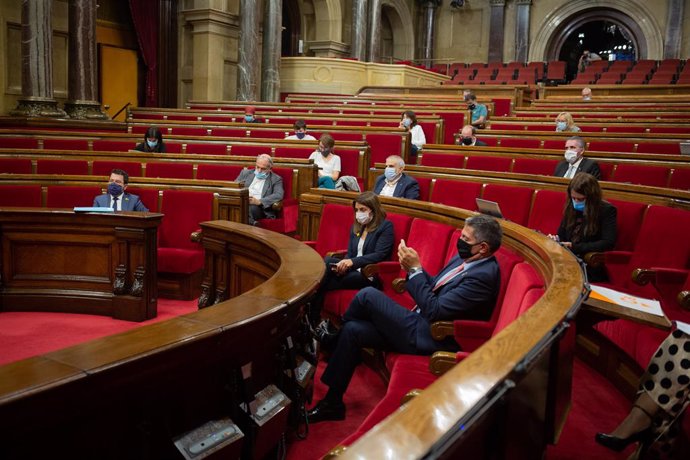 Vista general d'un ple celebrat al Parlament de Catalunya.