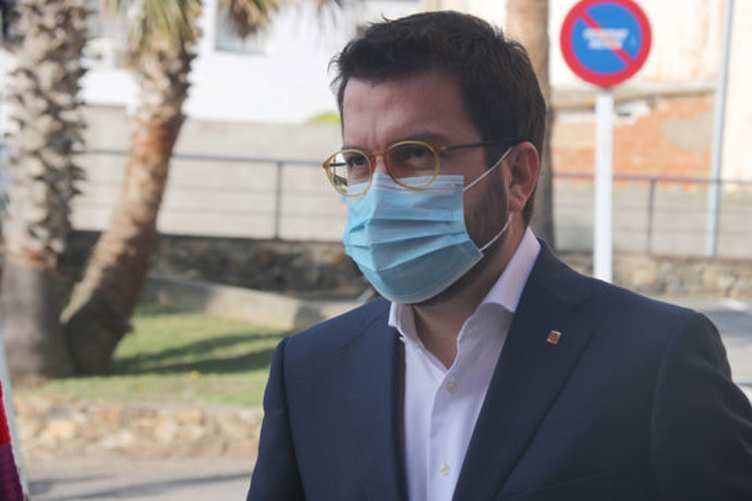 Primer pla del vicepresident del Govern, Pere Aragons, durant la seva intervenció aquest diumenge 18 d'octubre a Palamós. (Horitzontal)