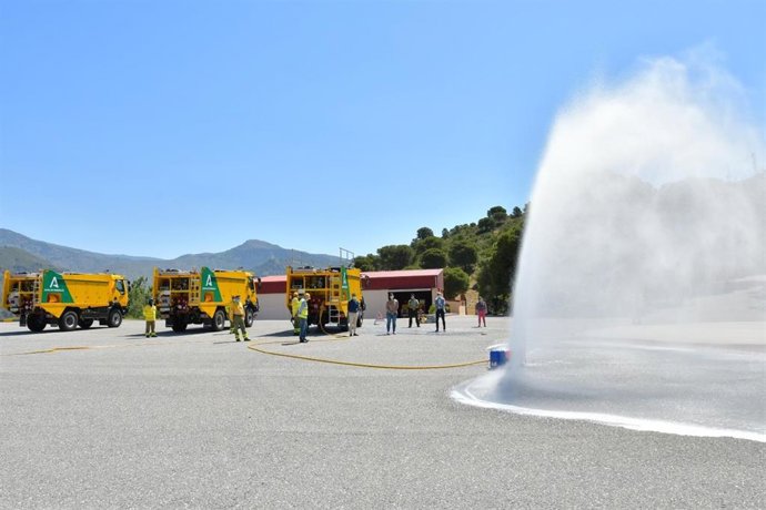 Vehículos autobomba del Infoca.