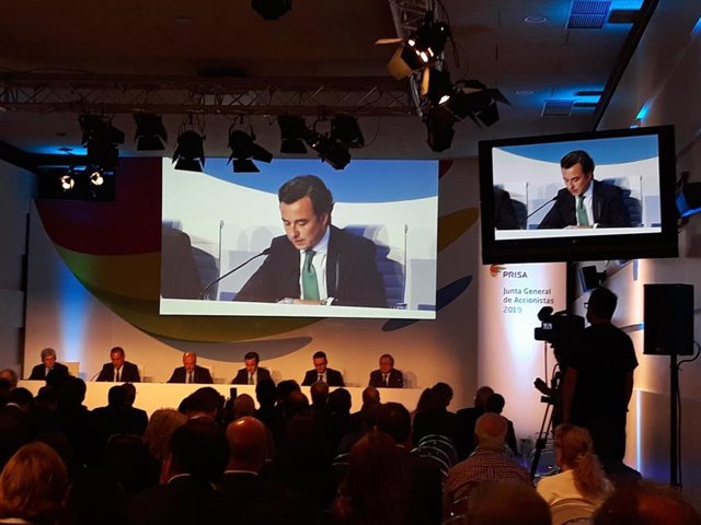 El secretario interviene en la Junta de Accionistas de Prisa en su sede en Madrid