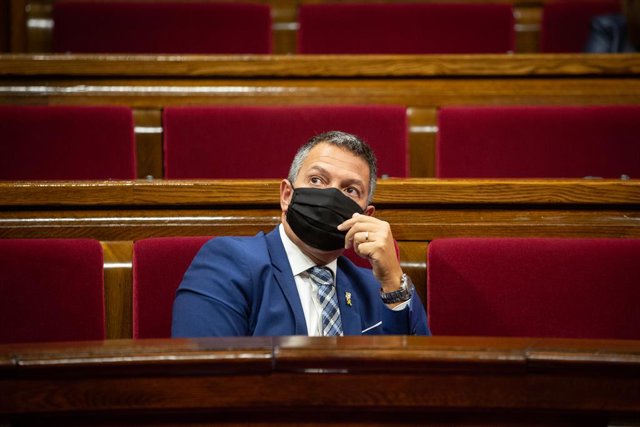 El conseller d'Interior, Miquel Sàmper, en la primera sessió de control al Parlament. Barcelona, Catalunya, (Espanya), 7 d'octubre del 2020.