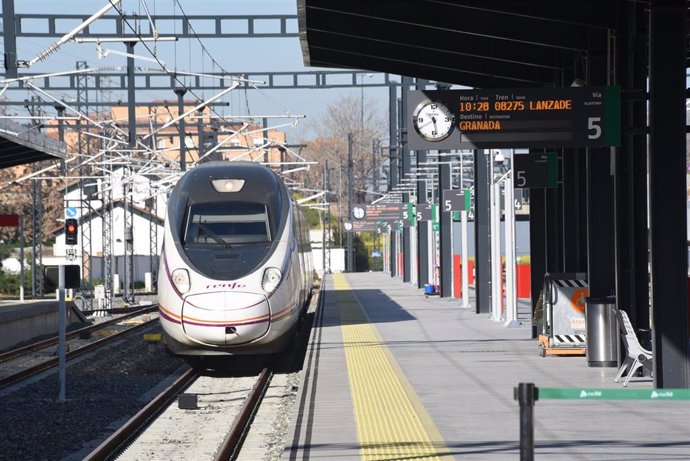 Primer tren Avant llegado a Granada desde Sevilla