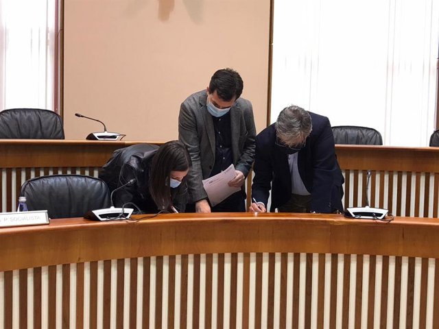 Negociación de las normas que regirán el funcionamiento de la comisión de reactivación económica, social y cultural de Galicia, por el coronavirus