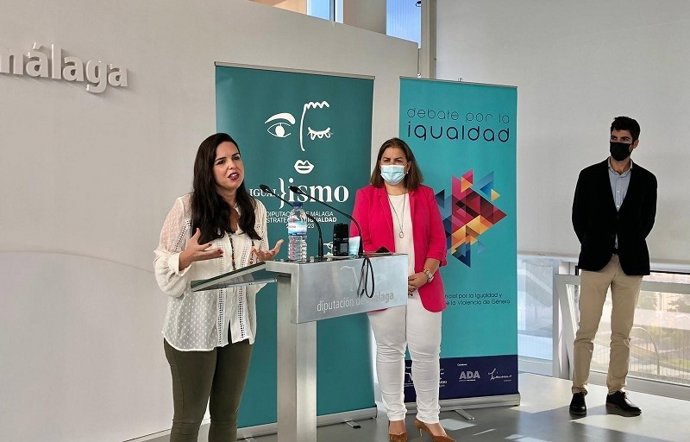 La Diputación fomenta el debate entre jóvenes como herramienta para combatir la violencia de género La diputada de Igualdad, Lour