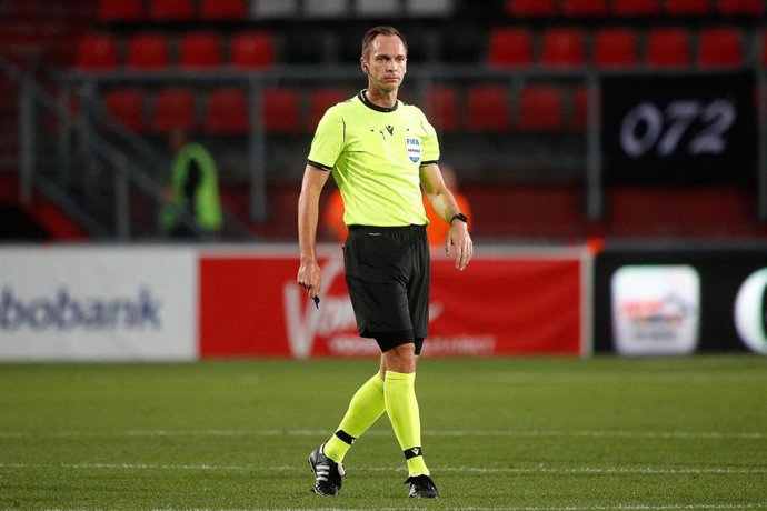 El árbitro serbio Srdjan Jovanovic
