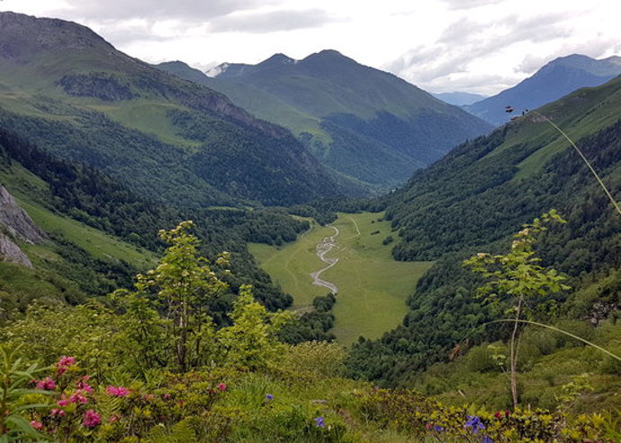 Panormica de la Val dera Artiga de Lin, a la Val d'Aran. (horitzontal)
