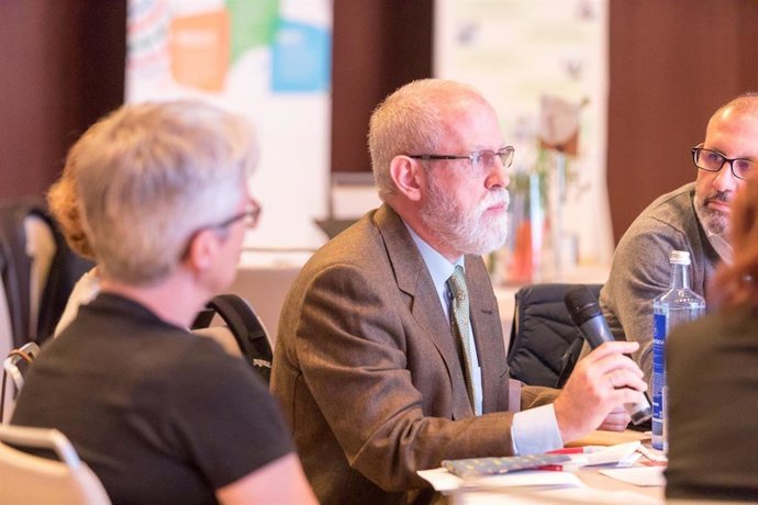 Enrique Martínez Force, en el centro