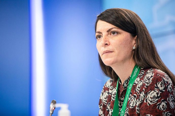 La secretaria general Vox en el Congreso, Macarena Olona, anuncia la interposición de un recurso de amparo ante el Tribunal Constitucional, en el Parlamento Vasco, en Vitoria, Álava, Euskadi (España), a 19 de octubre de 2020. 