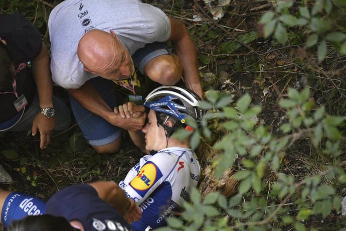El ciclista belga Remco Evenepoel tras su caída en el Giro de Lombardía de 2020