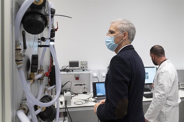 El conselleiro de Economía, Francisco Conde , visita el Centro Tecnológico de Investigación Multisectorial (Cetim)