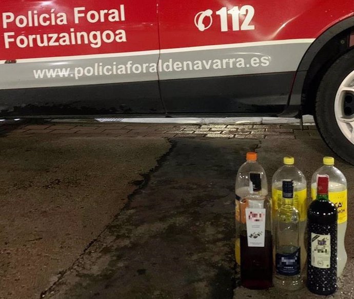 Alcohol intervenido a varios menores que hacían botellón en Mutilva.