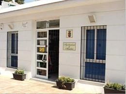 Fachada del Ayuntamiento de Almáchar