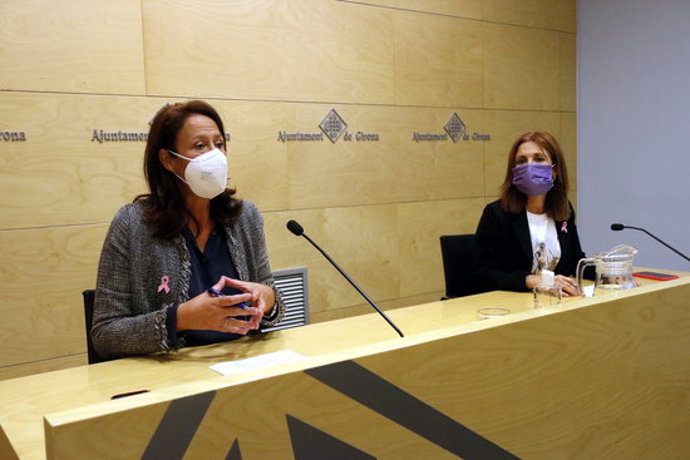 L'alcaldessa de Girona, Marta Madrenas, i la tinenta d'alcaldia d'Hisenda, Maria ngels Planas, aquest 19 d'octubre del 2020 durant la roda de premsa sobre ordenances (Horitzontal)