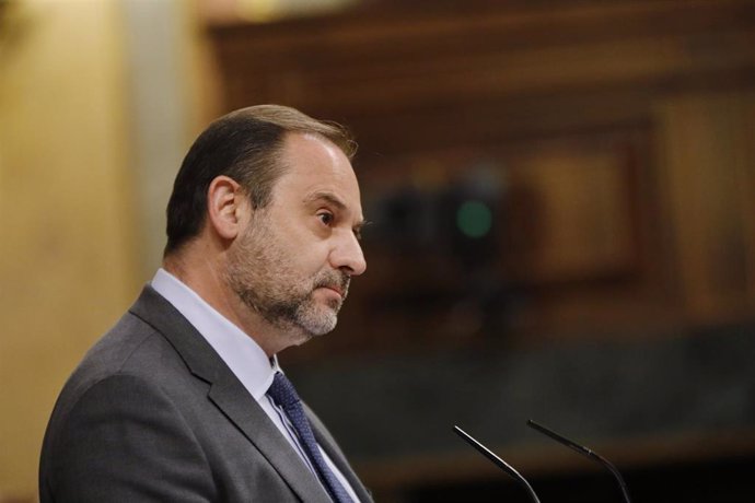 El ministro de Transportes y Movilidad, y 'número dos' del PSOE, José Luis Ábalos, en el Congreso