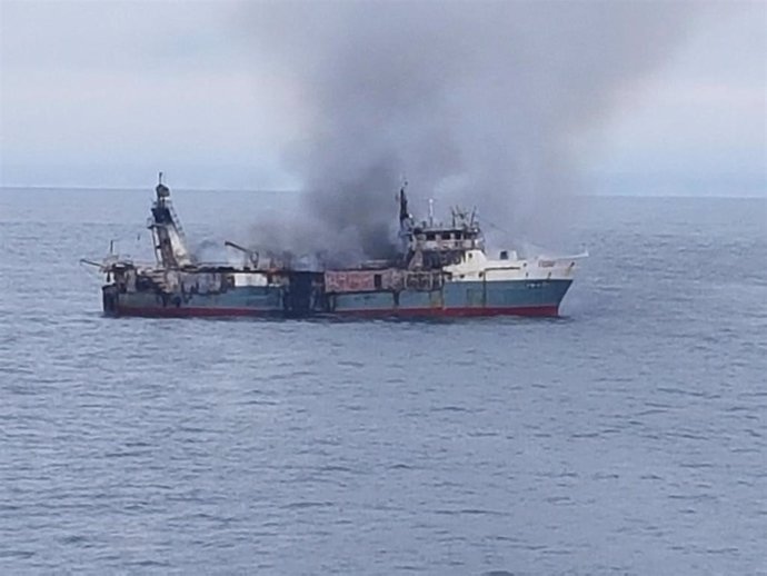 El Centro Nacional de Coordinación de Salvamento (CNCS) en Madrid han coordinado la emergencia del pesquero español (donostiarra) Fígaro con incendio a bordo 21 millas al norte de Lobito (Angola).
