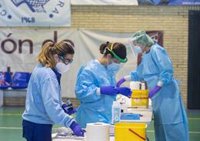 La tasa de PCR por 1.000 habitantes en Andalucía sube a 145,64, pero sigue la más baja tras Ceuta y Melilla