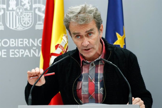 El director del Centro de Coordinación de Alertas y Emergencias Sanitarias (CCAES), Fernando Simón, comparece en rueda de prensa en el Ministerio de Sanidad para informar de la evolución de la pandemia, en Madrid (España), a 19 de octubre de 2020.