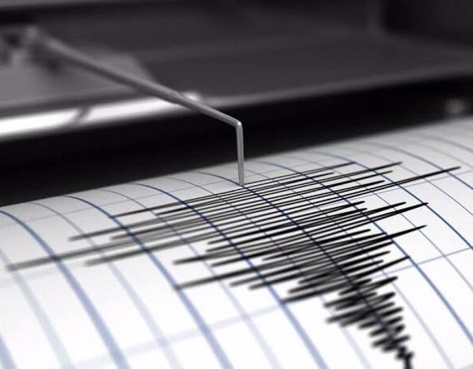 EEUU.- Emiten una alerta de tsunami tras un terremoto de 7,5 de intensidad en ag